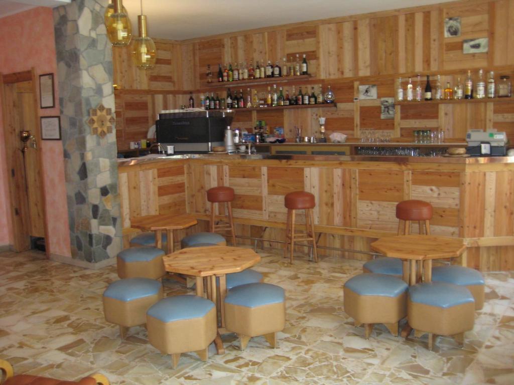 Hotel Holiday Debili Oulx Dış mekan fotoğraf
