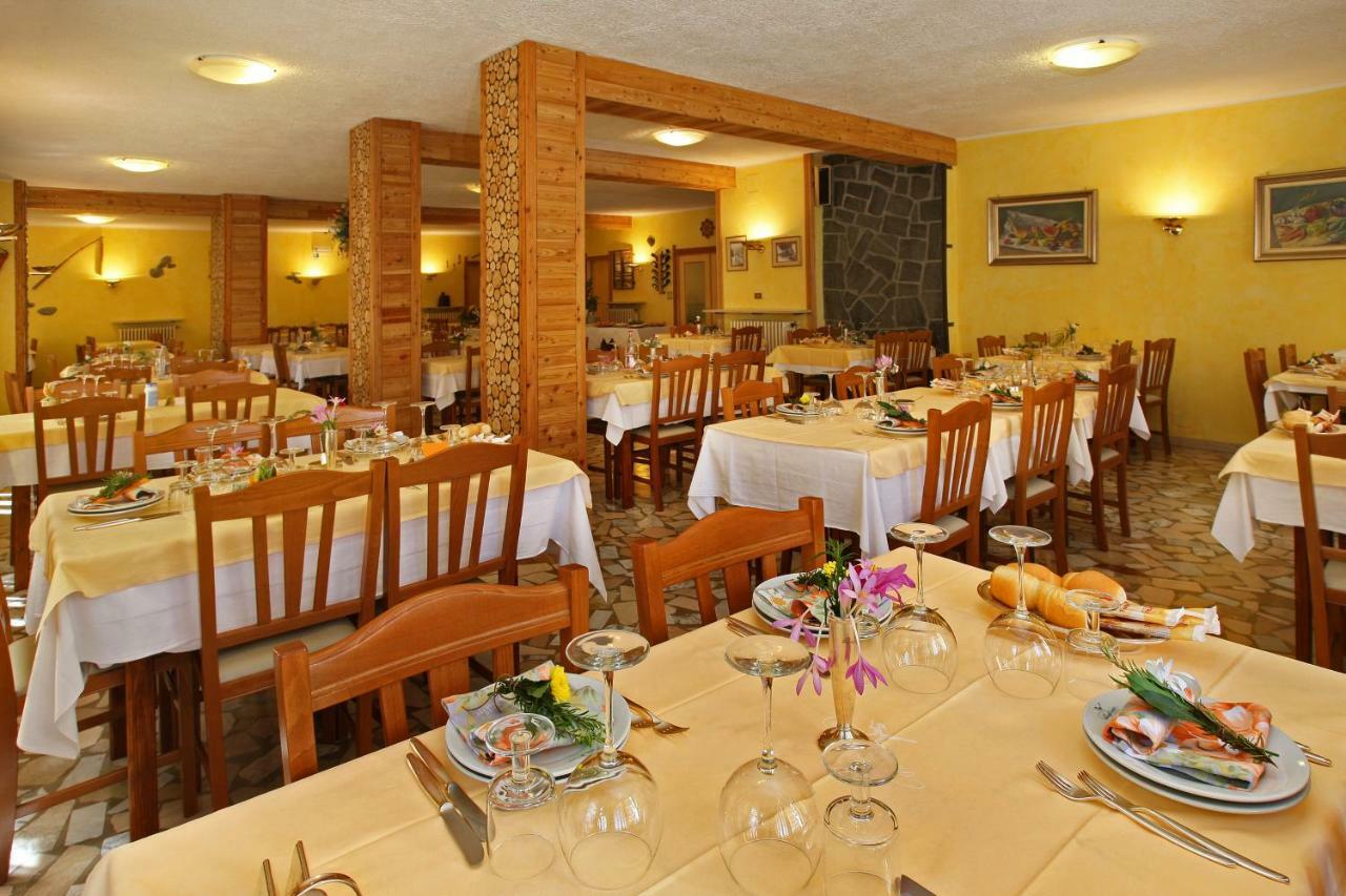 Hotel Holiday Debili Oulx Dış mekan fotoğraf